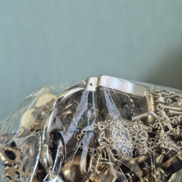 Mystery Craft Jewellry Bag - Picture 5 of 16